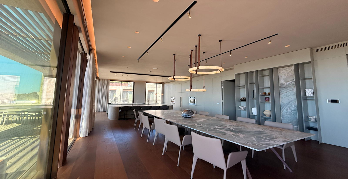 Trophy Penthouse With A Private Pool & Hotel Facilities For Rent ...