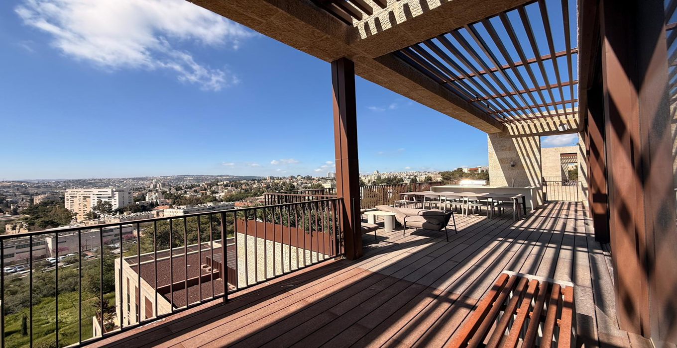 Gallery Detail: Trophy Penthouse With A Private Pool Hotel Facilities For Rent